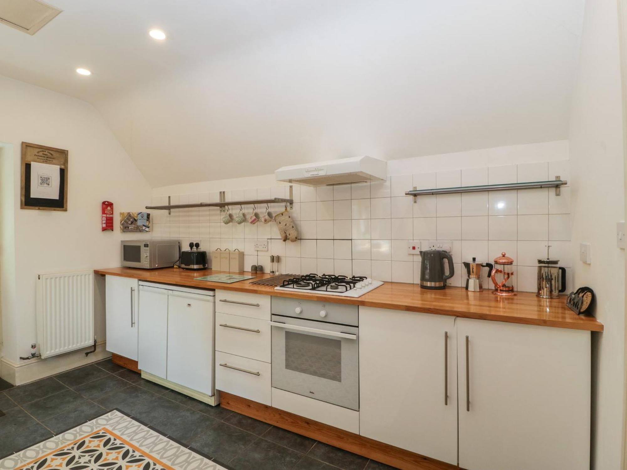Amazing View Apartment Malvern Wells Bagian luar foto