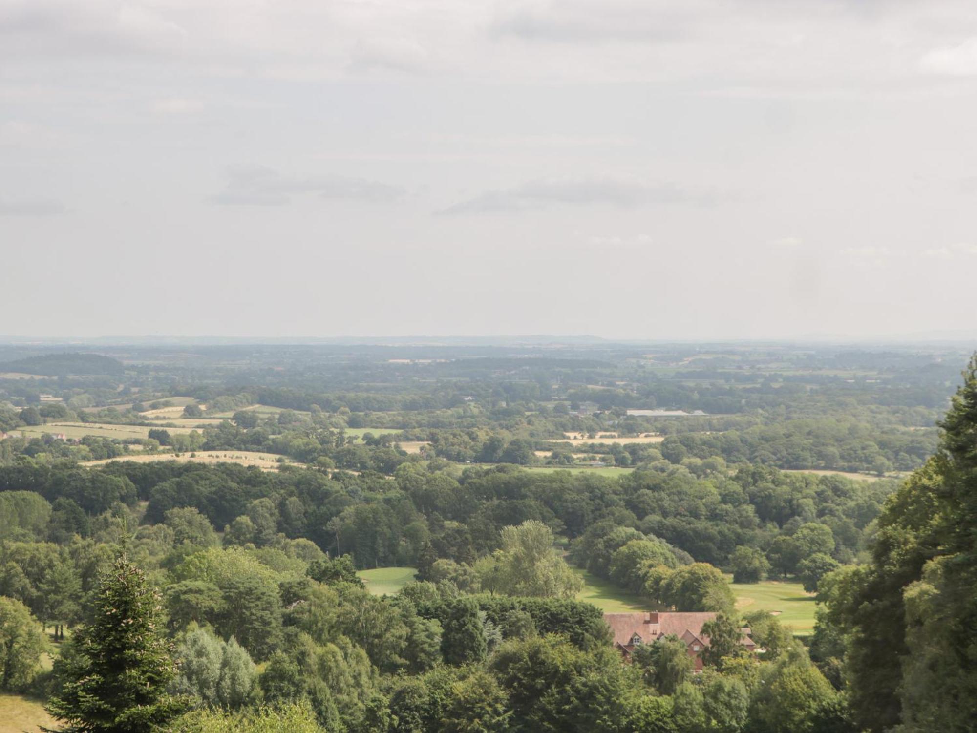 Amazing View Apartment Malvern Wells Bagian luar foto